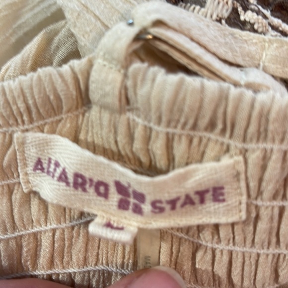 Altar’d State Women’s Tan Gauze with Tan/Brown Appliqué Floral Print Size Medium - Picture 8 of 10